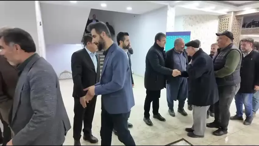 Adıyaman Belediye Başkanı Tutdere, iftarda mesai arkadaşlarıyla bir araya geldi: “Kocaman bir aileyiz”