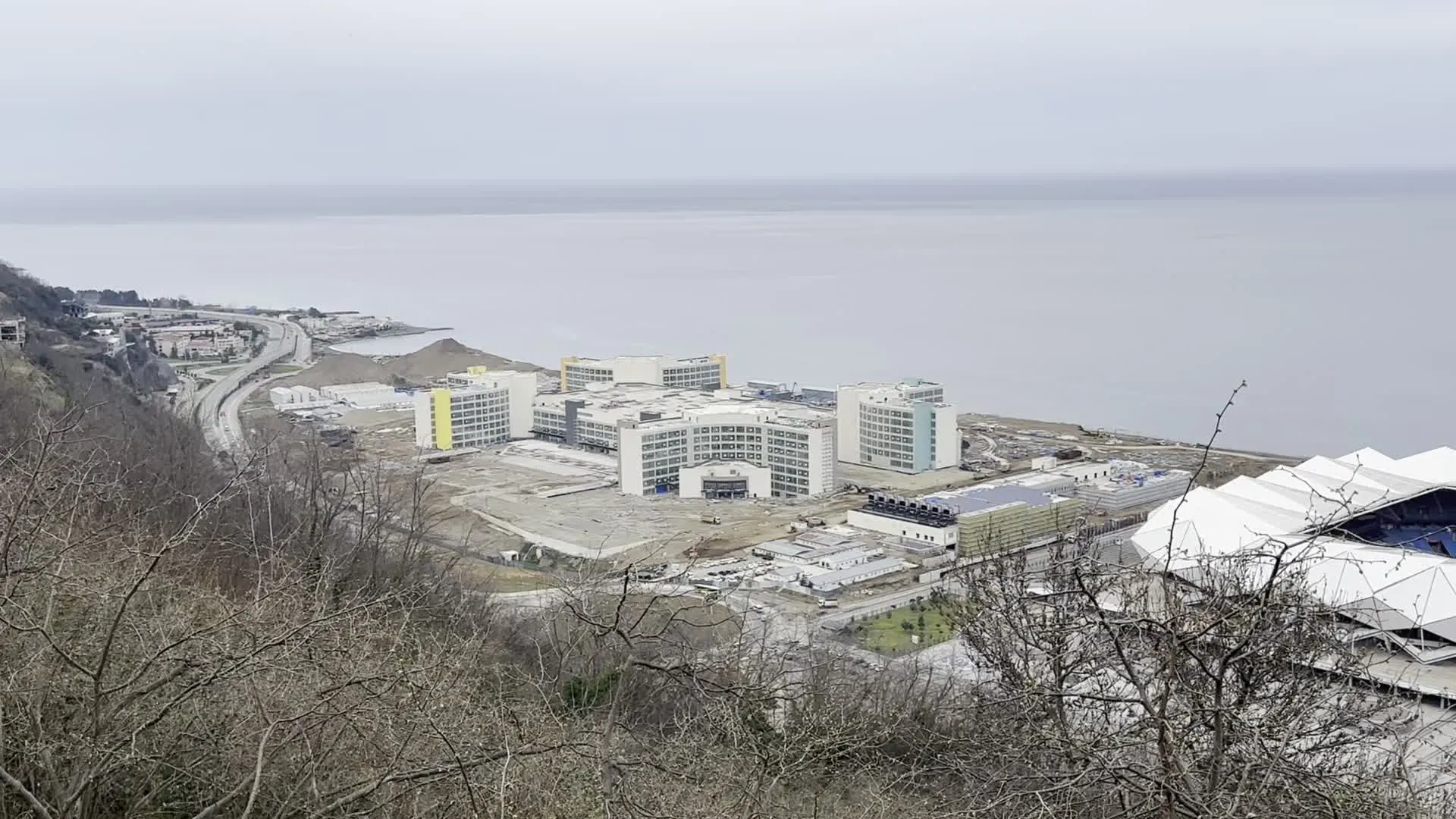 Prof. Dr. Bektaş’tan Trabzon Akyazı’daki hastane ve stat için uyarı: “3,8’lik deprem dahi yamaçların stabilitesini bozmuş, zeminde kayma başladı”