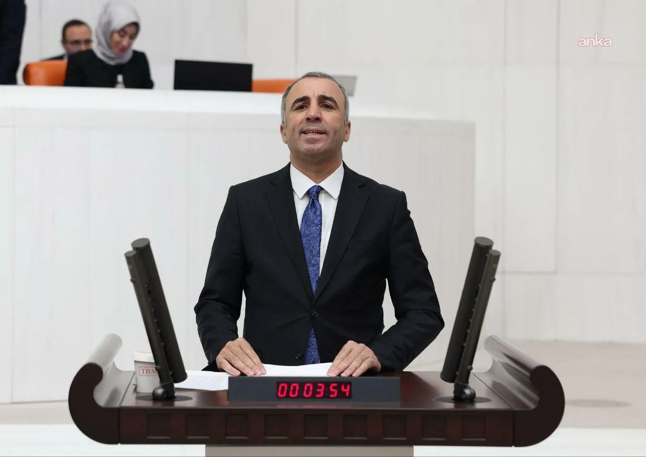 DEM Partili Fırat: “Devlet okulları hepimizindir., laiklik ve eşitlik ilkesine aykırı, ayrıştırıcı uygulamalardan vazgeçin”